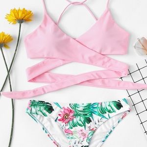 🆕 Crisscross tropical print bikini